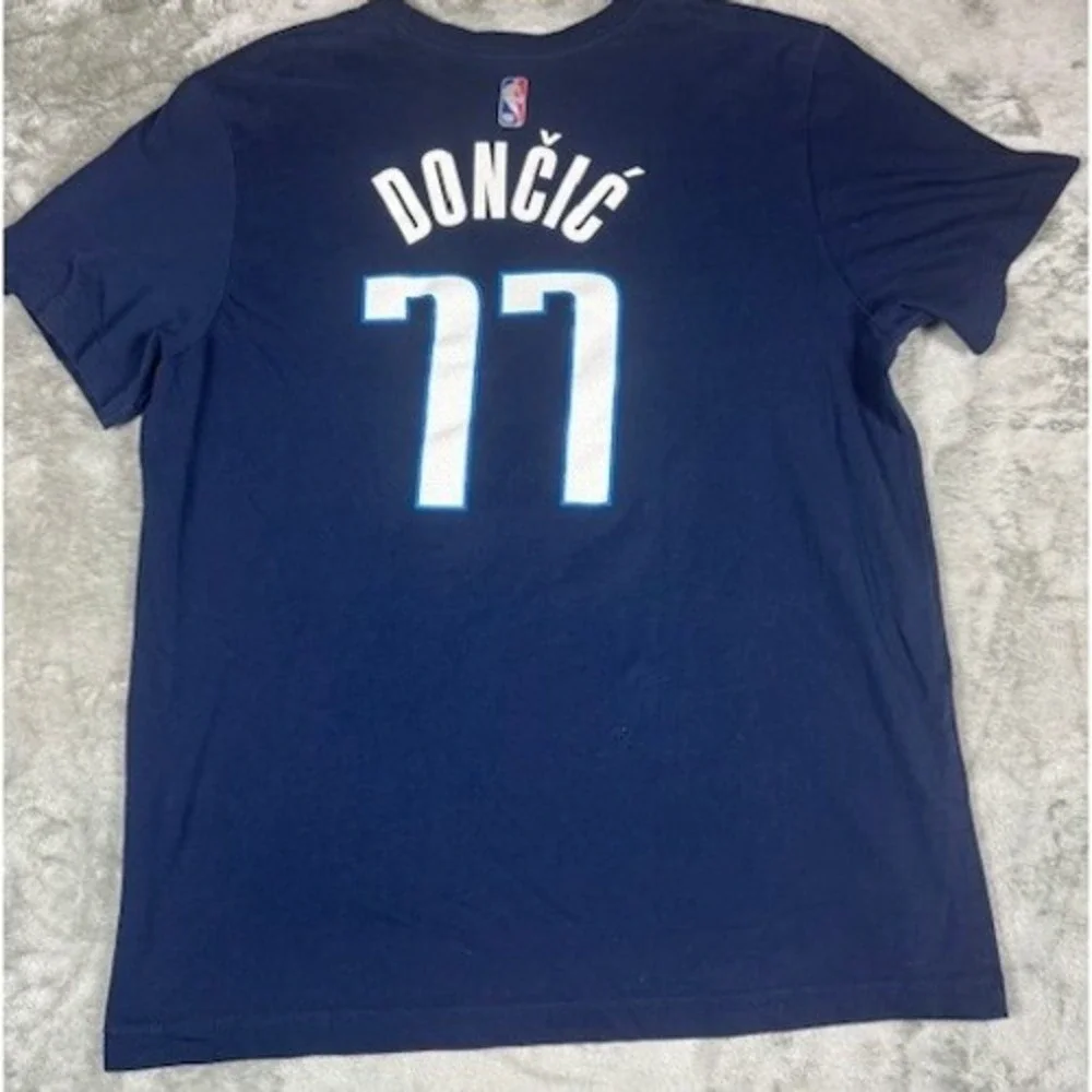 Nike T-Shirt Mens XL Luka Doncic 77 Dallas Mavericks Navy Blue Dri-FIT‎ NBA Tee